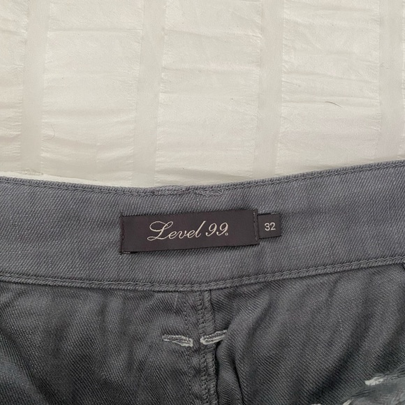 Level 99 Gray Shorts Relaxed Fit size 32 - Picture 3 of 4